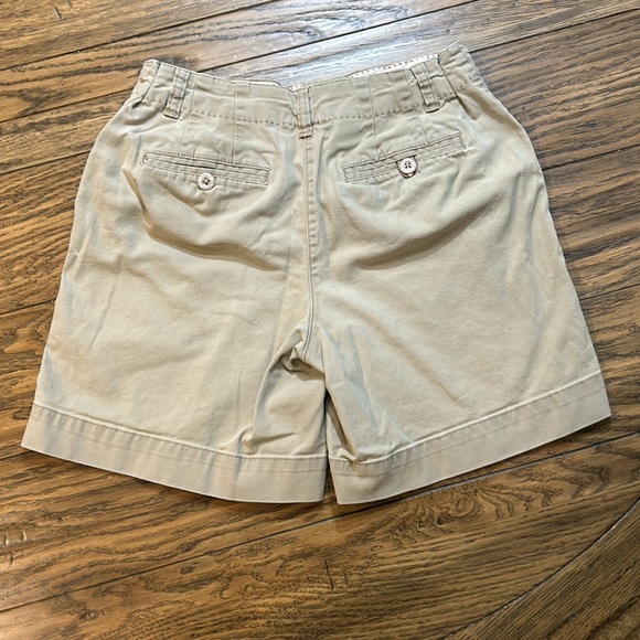 Talbots Petites Stretch Khaki Shorts - Picture 2 of 14